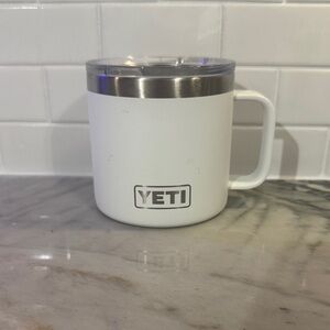 Yeti White Insulated Stainless Steel Mug with Clear Lid